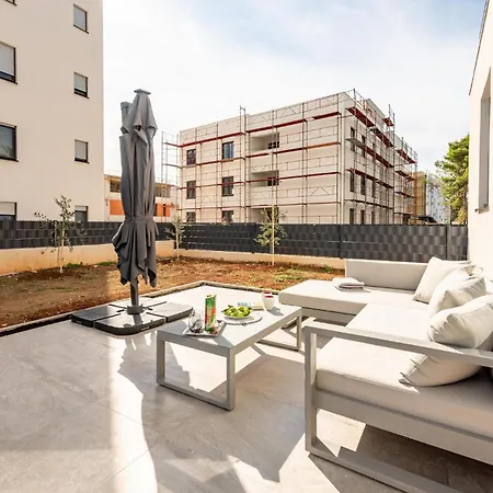 2 Bedroom Gorgeous In