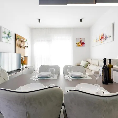 2 Bedroom Gorgeous In *