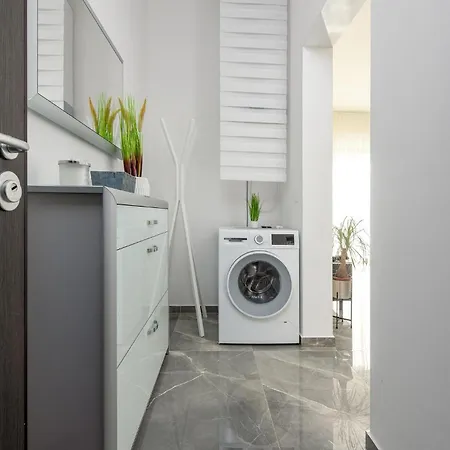 2 Bedroom Gorgeous In