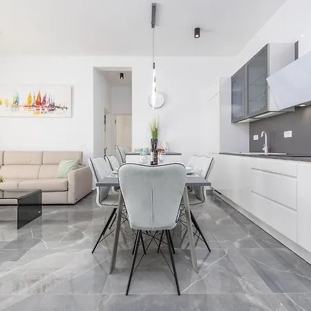 2 Bedroom Gorgeous In * זאדאר